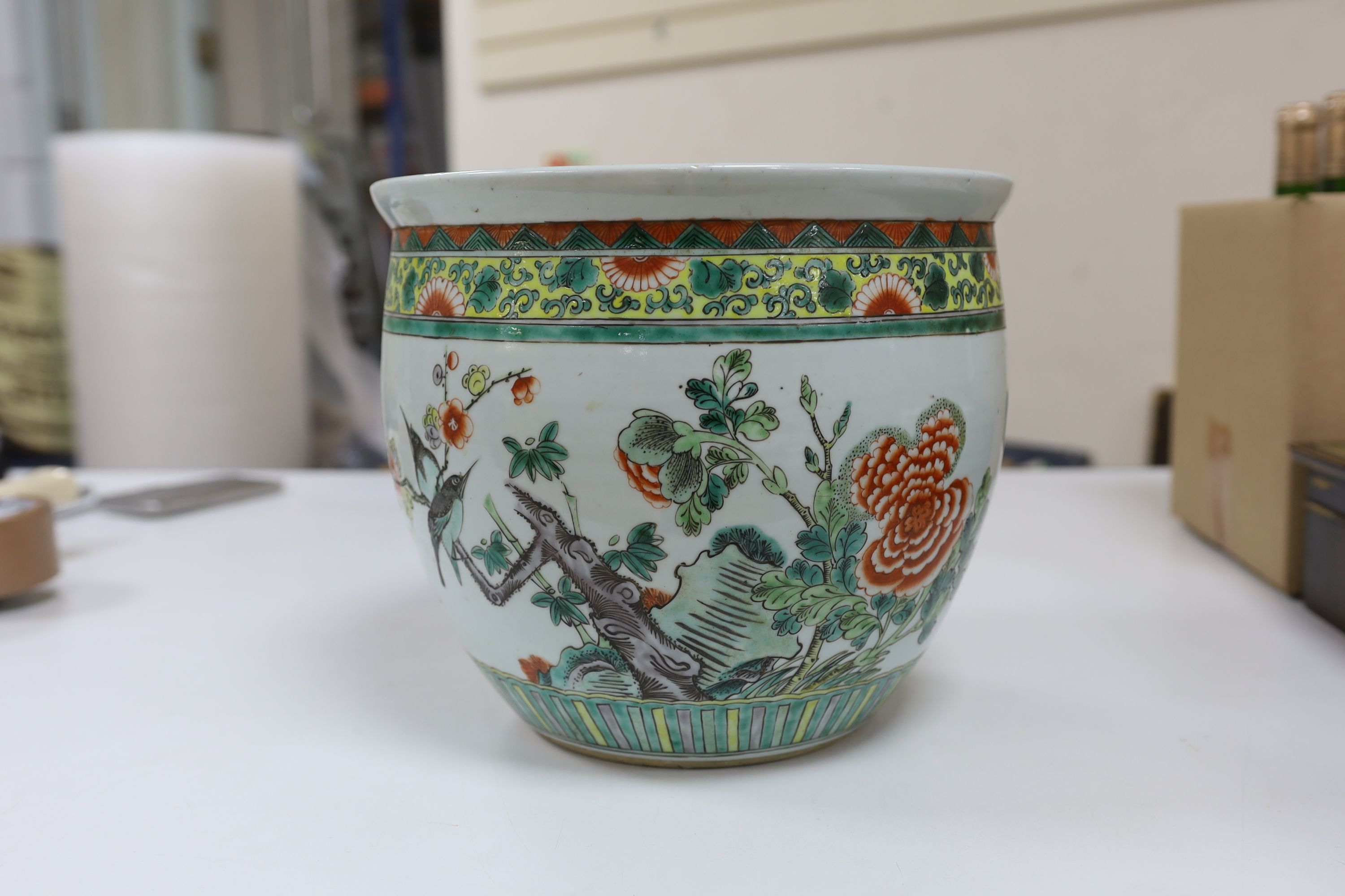 A late 19th century Chinese famille verte jardiniere, 25cm